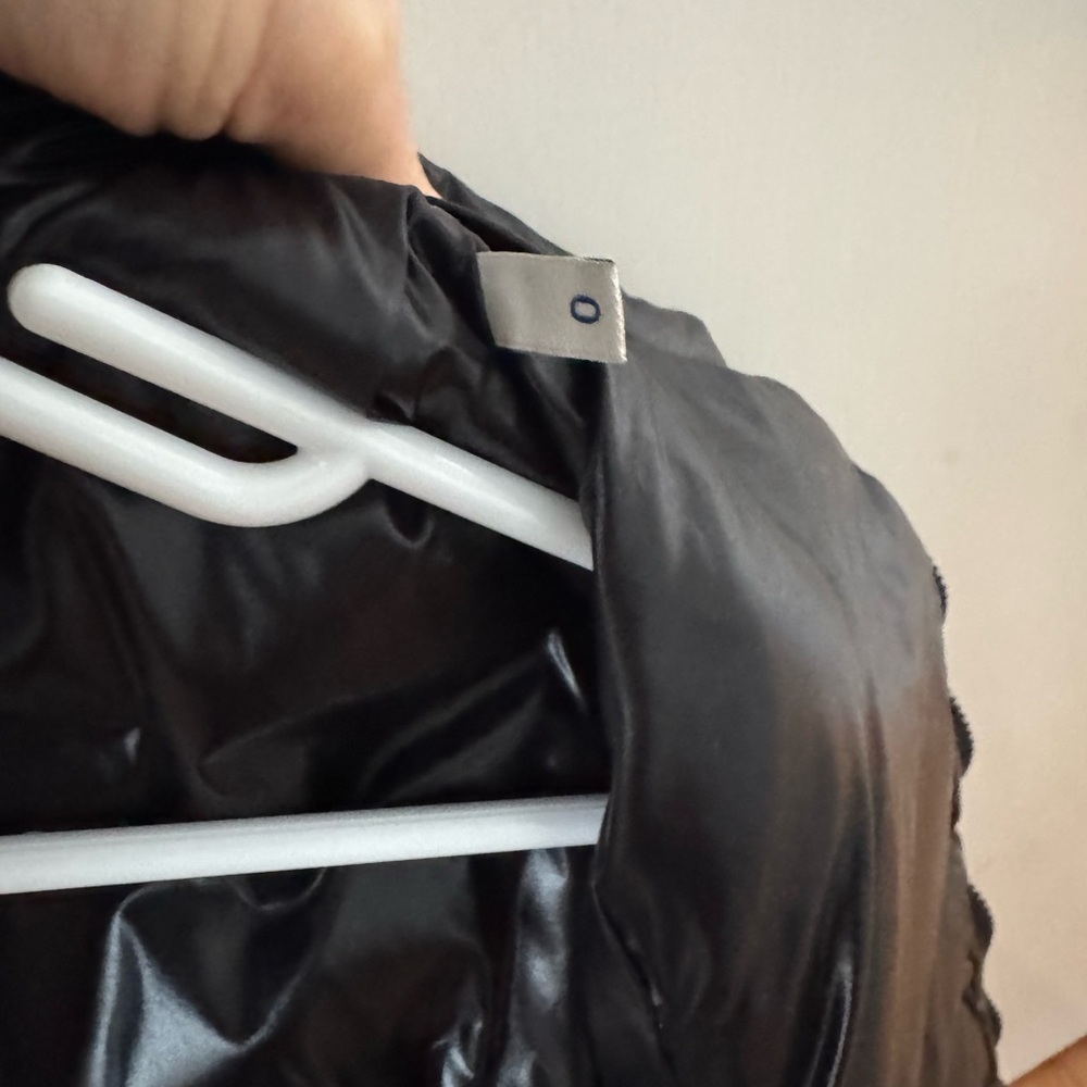 Moncler women’s puffer jacket $2000 size 0 - Picture 5 of 10
